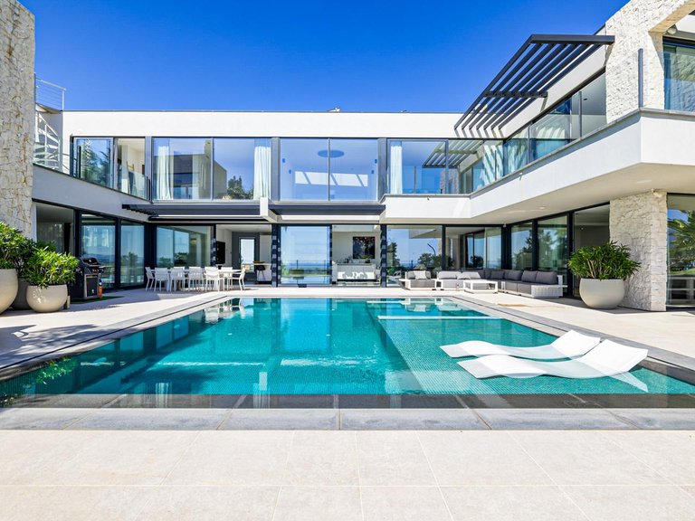 Villa for Sale in Benahavis, Malaga 1