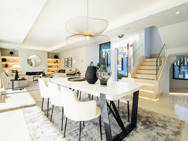 Villa for Sale in Estepona, Malaga 9