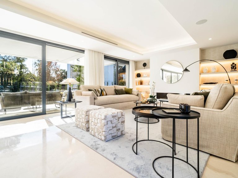 Villa for Sale in Estepona, Malaga 6