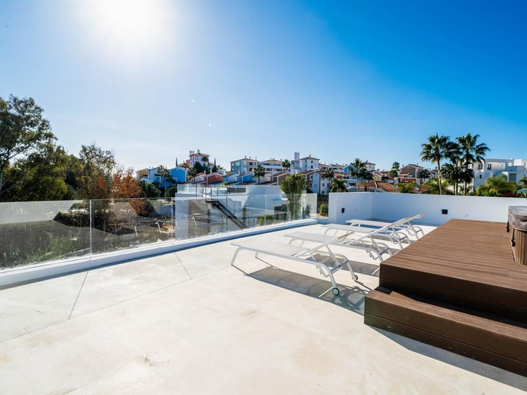 Villa for Sale in Estepona, Malaga 20