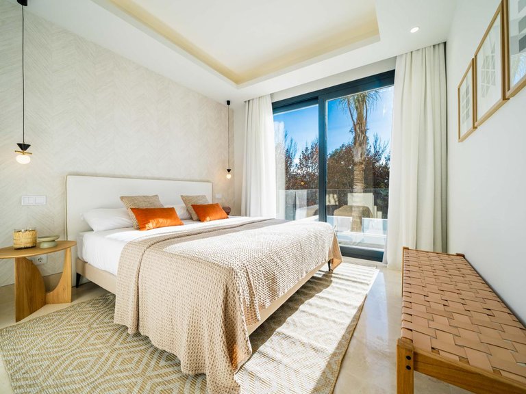 Villa for Sale in Estepona, Malaga 17