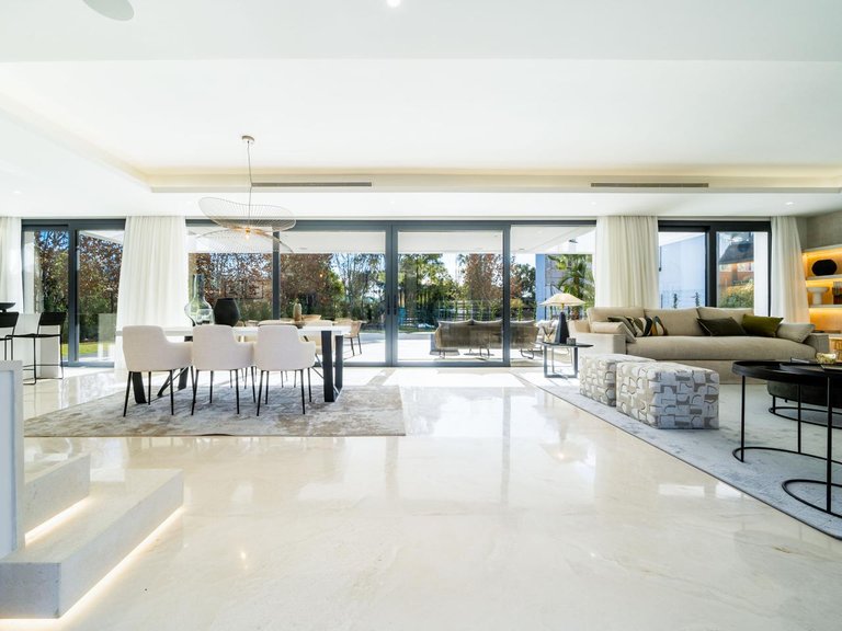 Villa for Sale in Estepona, Malaga 4