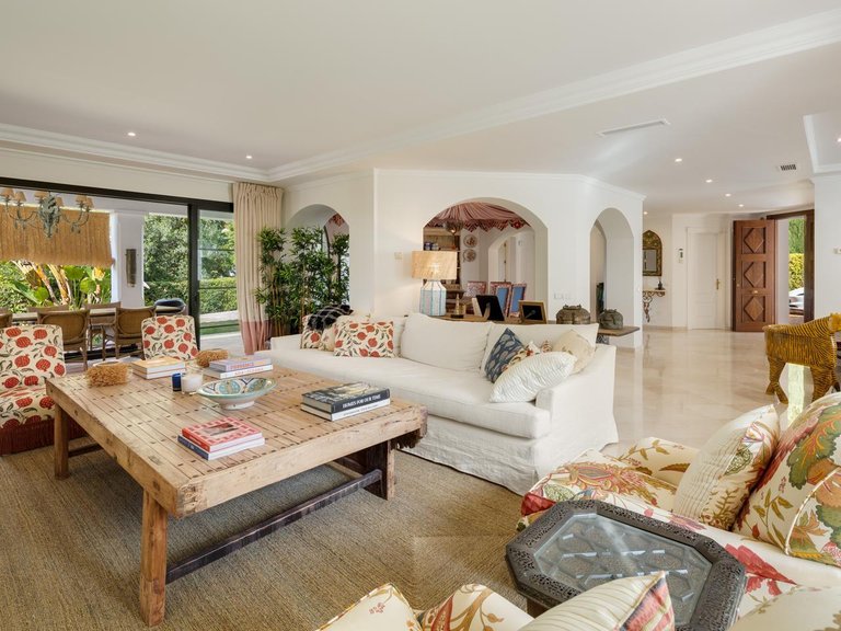 Villa for Sale in Benahavís, Malaga 12