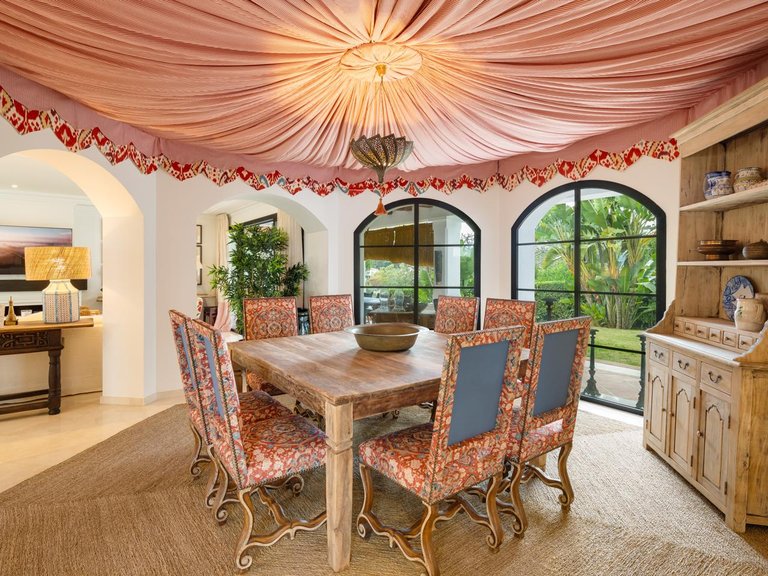 Villa for Sale in Benahavís, Malaga 1