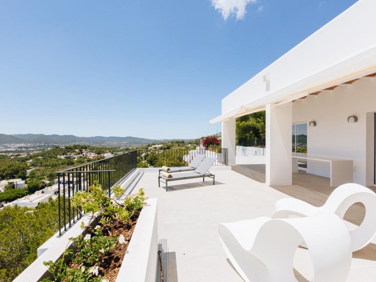 Villa for Rent in Ibiza, Balearic Islands 10