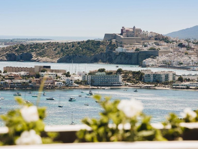 Villa for Rent in Ibiza, Balearic Islands 8