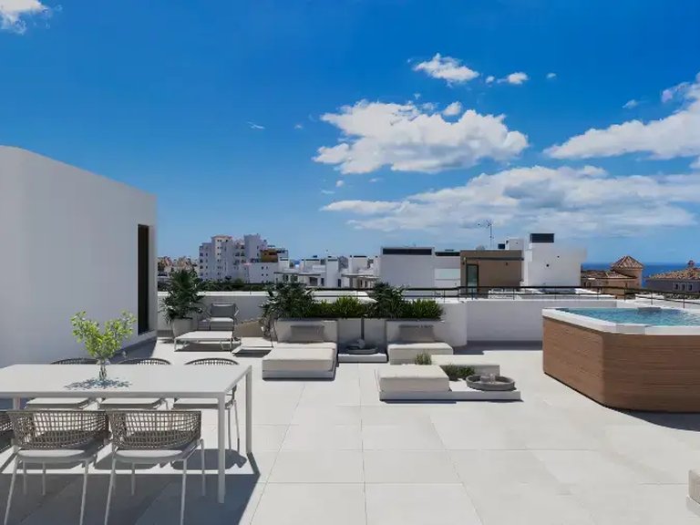 Apartment for Sale in Urbanización Puerto De Estepona, Malaga 6