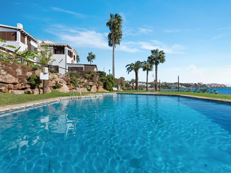 Villa for Sale in Estepona, Malaga 1