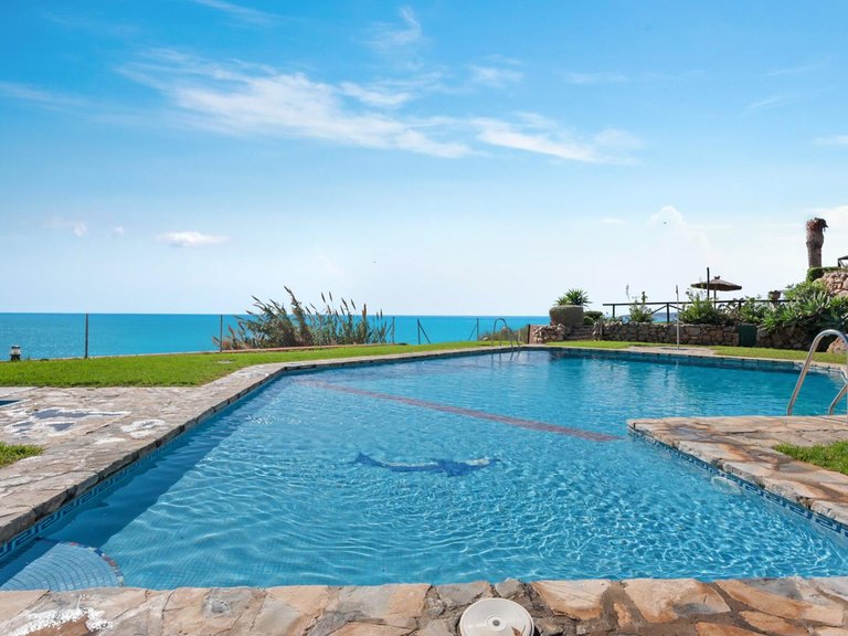 Villa for Sale in Estepona, Malaga 19