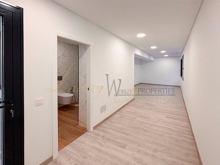 Villa for Sale in Costa Adeje, Tenerife, España 33