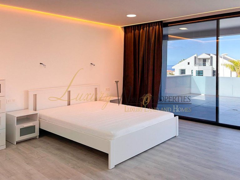 Villa for Sale in Costa Adeje, Tenerife, España 17