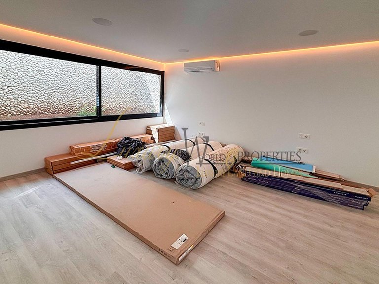 Villa for Sale in Costa Adeje, Tenerife, España 28