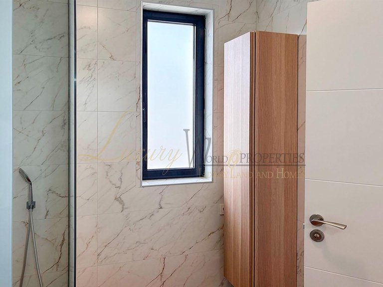 Villa for Sale in Costa Adeje, Tenerife, España 19