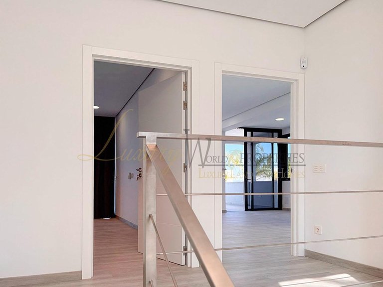 Villa for Sale in Costa Adeje, Tenerife, España 15