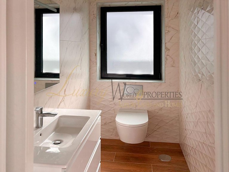 Villa for Sale in Costa Adeje, Tenerife, España 13