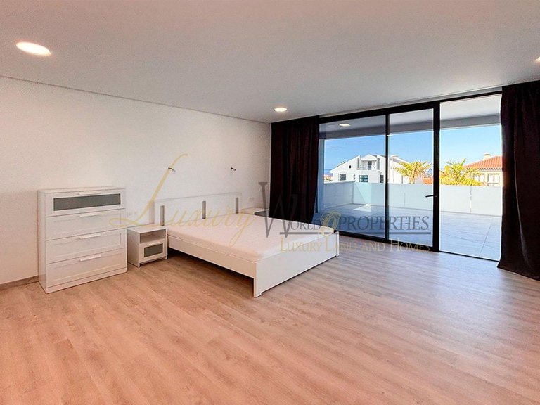 Villa for Sale in Costa Adeje, Tenerife, España 16