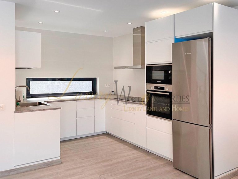 Villa for Sale in Costa Adeje, Tenerife, España 10