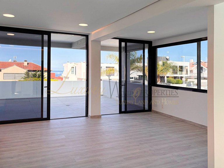 Villa for Sale in Costa Adeje, Tenerife, España 23