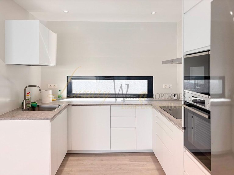 Villa for Sale in Costa Adeje, Tenerife, España 11