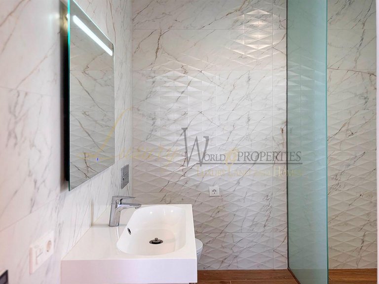 Villa for Sale in Costa Adeje, Tenerife, España 18