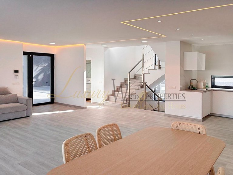 Villa for Sale in Costa Adeje, Tenerife, España 9