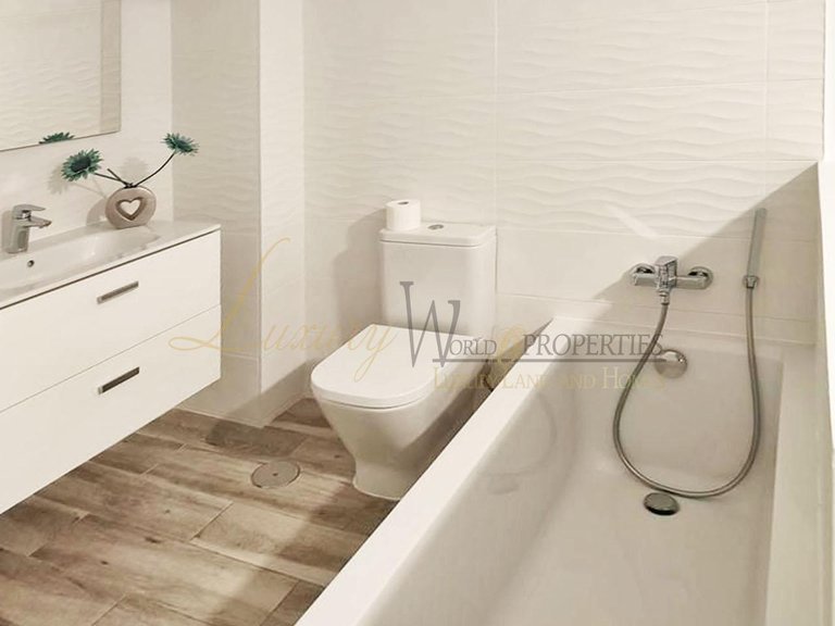 Apartment for Sale in Adeje, Tenerife, España 6