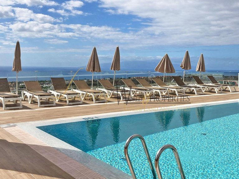 Apartment for Sale in Adeje, Tenerife, España 1