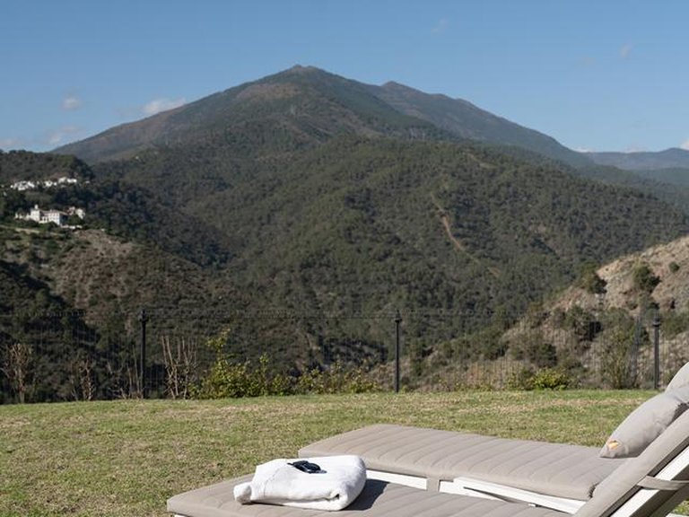 Apartment for Sale in Benahavís, Malaga 16