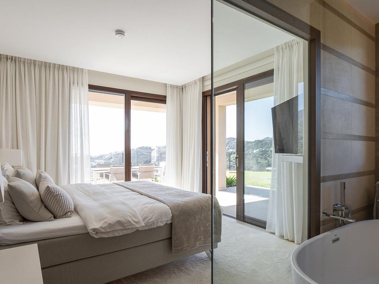 Apartment for Sale in Benahavís, Malaga 11