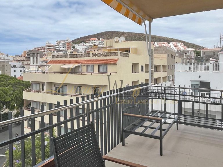 Apartment for Sale in Los Cristianos, Tenerife, España 6