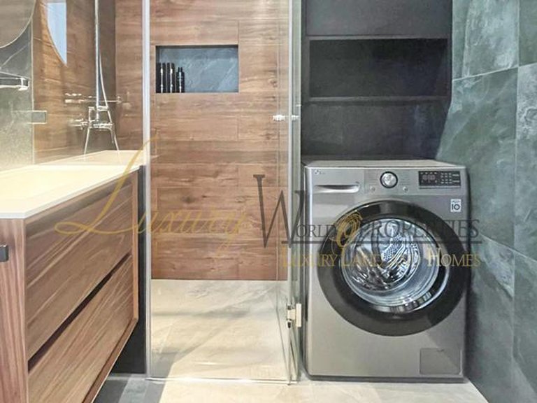 Apartment for Sale in Los Cristianos, Tenerife, España 16