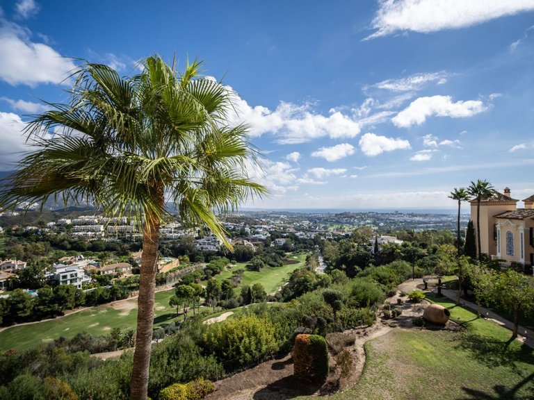 Apartment for Sale in Benahavís, Malaga 31