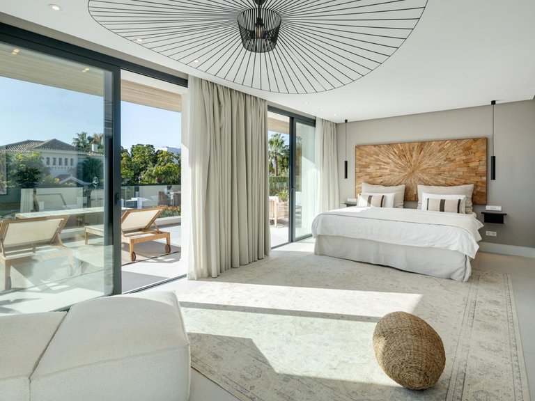 Villa for Sale in Marbella, Malaga 25