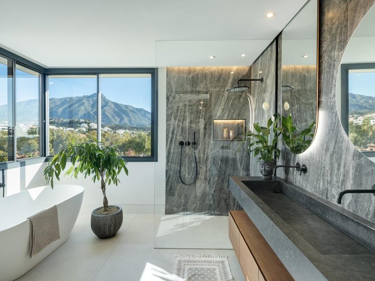 Villa for Sale in Marbella, Malaga 24