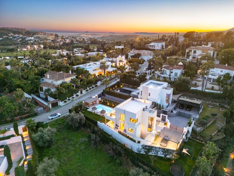 Villa for Sale in Marbella, Malaga 23
