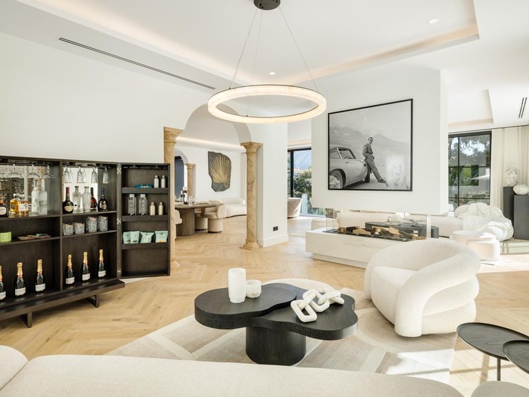 Villa for Sale in Benahavís, Malaga 25