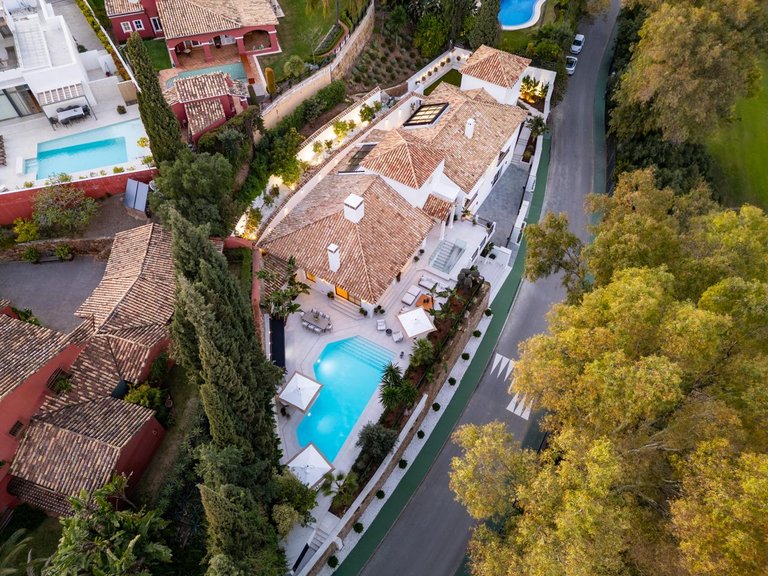 Villa for Sale in Benahavís, Malaga 10