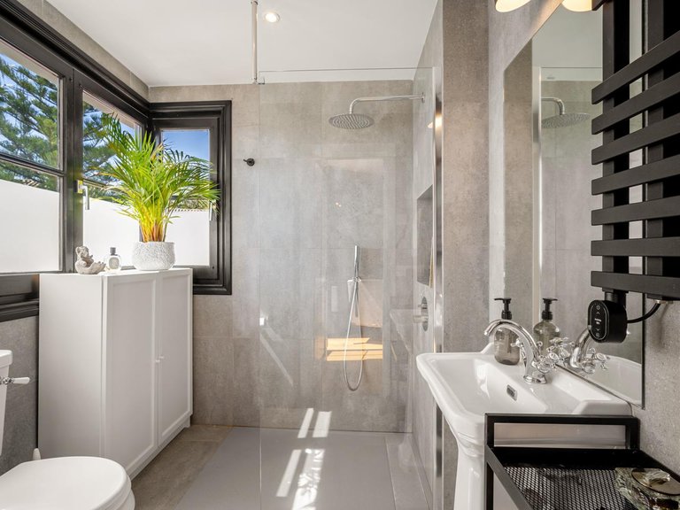 Villa for Sale in Marbella, Malaga 15