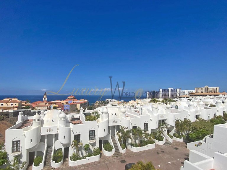 Town House for Sale in Playa Paraiso, Tenerife, España 1