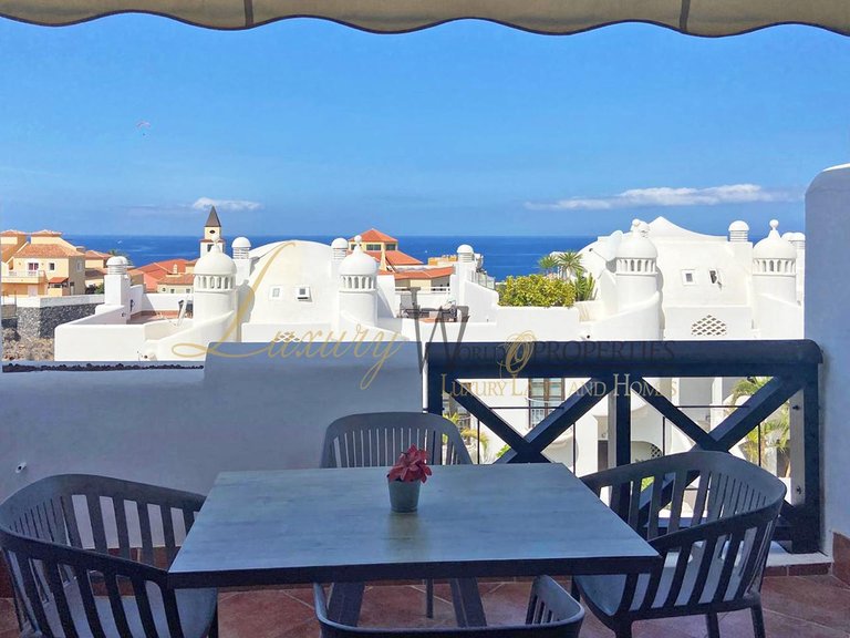 Town House for Sale in Playa Paraiso, Tenerife, España 4