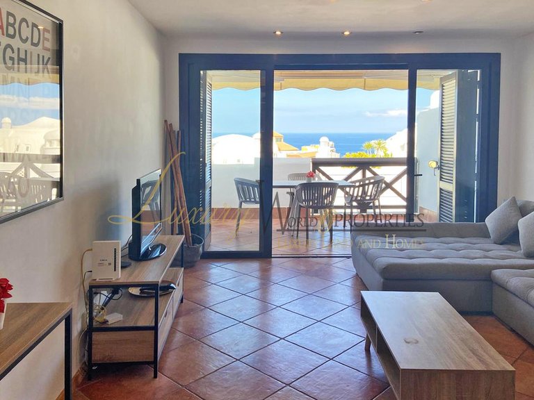 Town House for Sale in Playa Paraiso, Tenerife, España 2