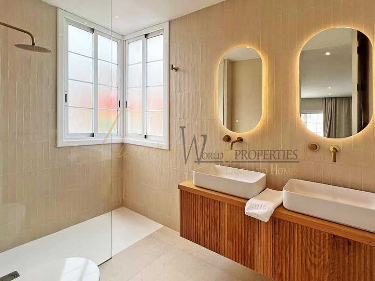 Apartment for Sale in Costa Adeje, Tenerife, España 9