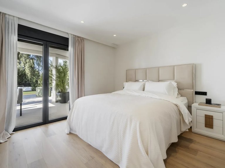 Villa for Sale in Marbella, Malaga 17