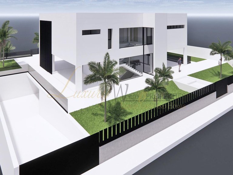 Villa for Sale in Playa Paraiso, Tenerife, España 3