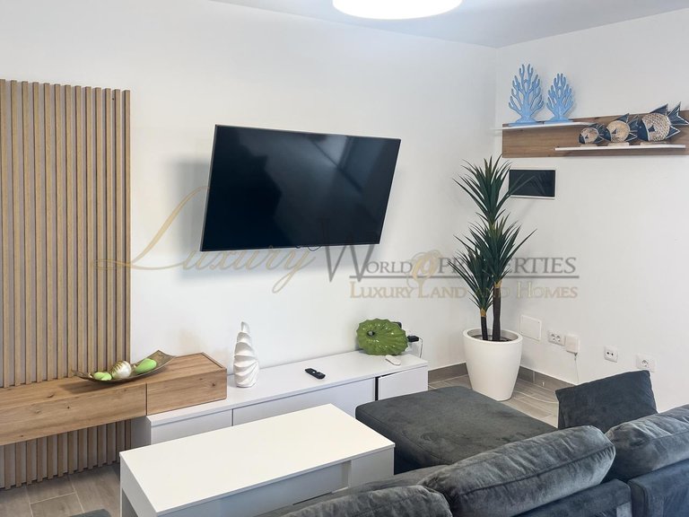 Apartment for Sale in Los Gigantes, Tenerife, España 14