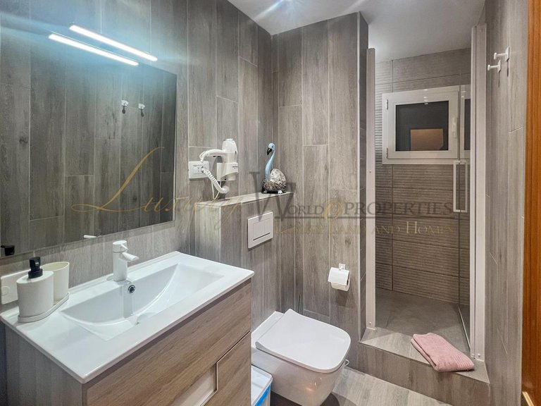 Apartment for Sale in Los Gigantes, Tenerife, España 29