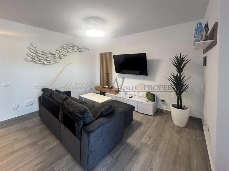 Apartment for Sale in Los Gigantes, Tenerife, España 16