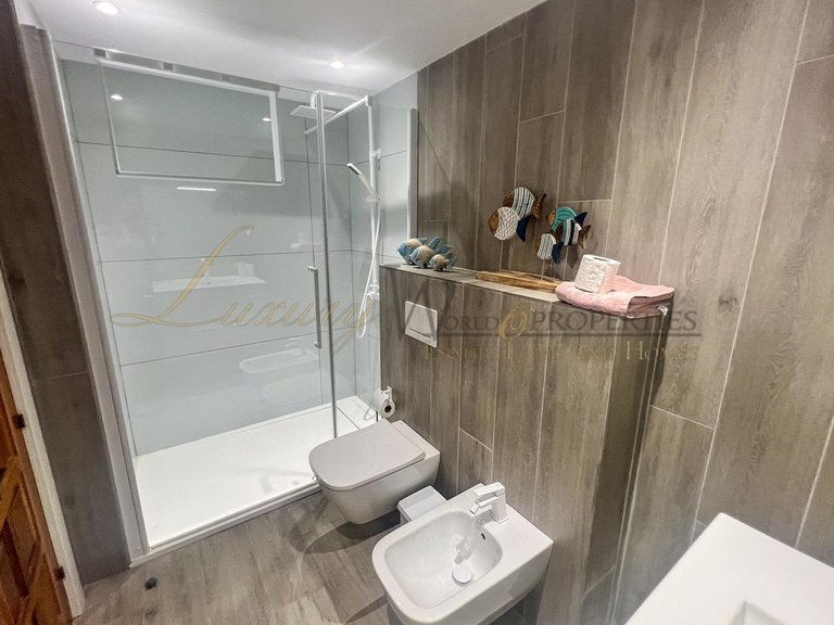Apartment for Sale in Los Gigantes, Tenerife, España 23