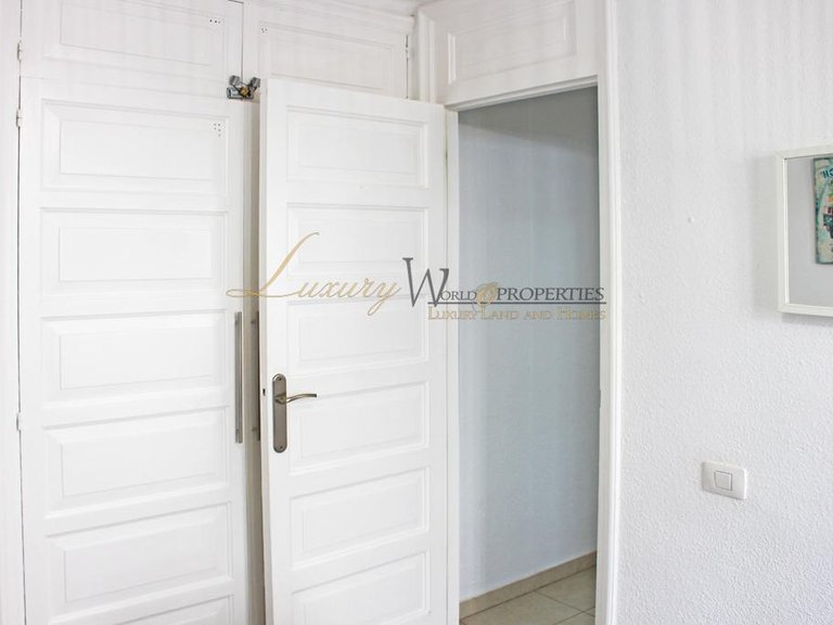 Apartment for Sale in Playa De Las Americas, Tenerife, España 21