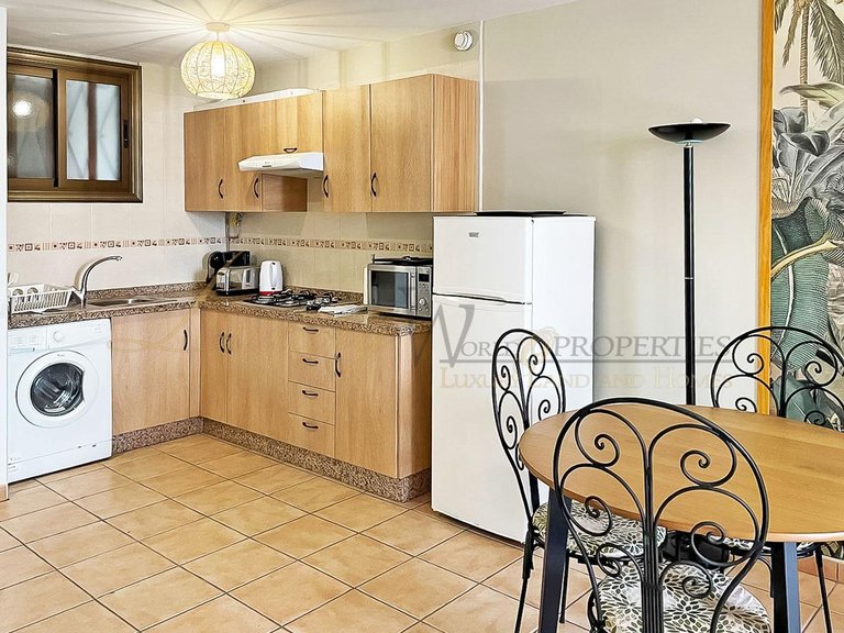 Apartment for Sale in Playa De Las Americas, Tenerife, España 8